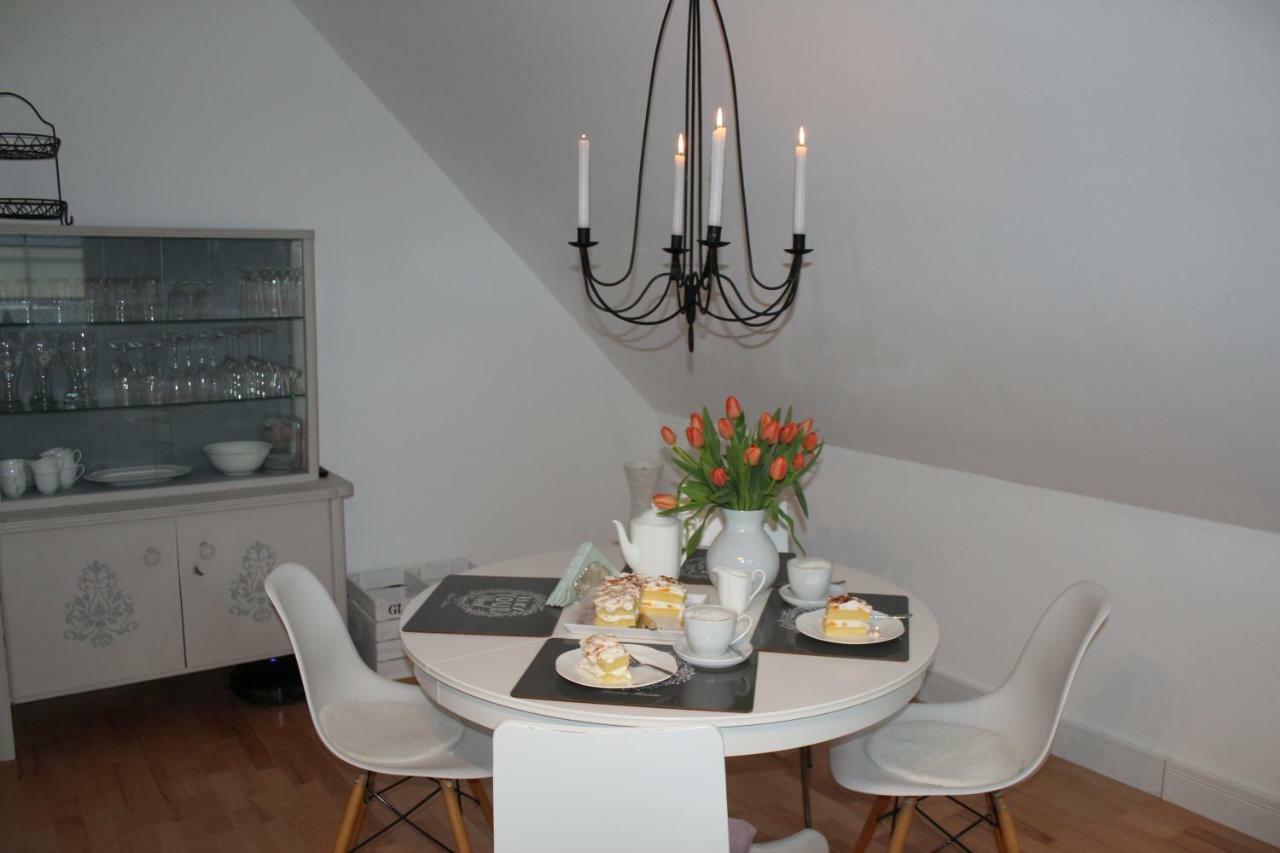 Ferienwohnung Im Tuermchen Oberfell Bagian luar foto