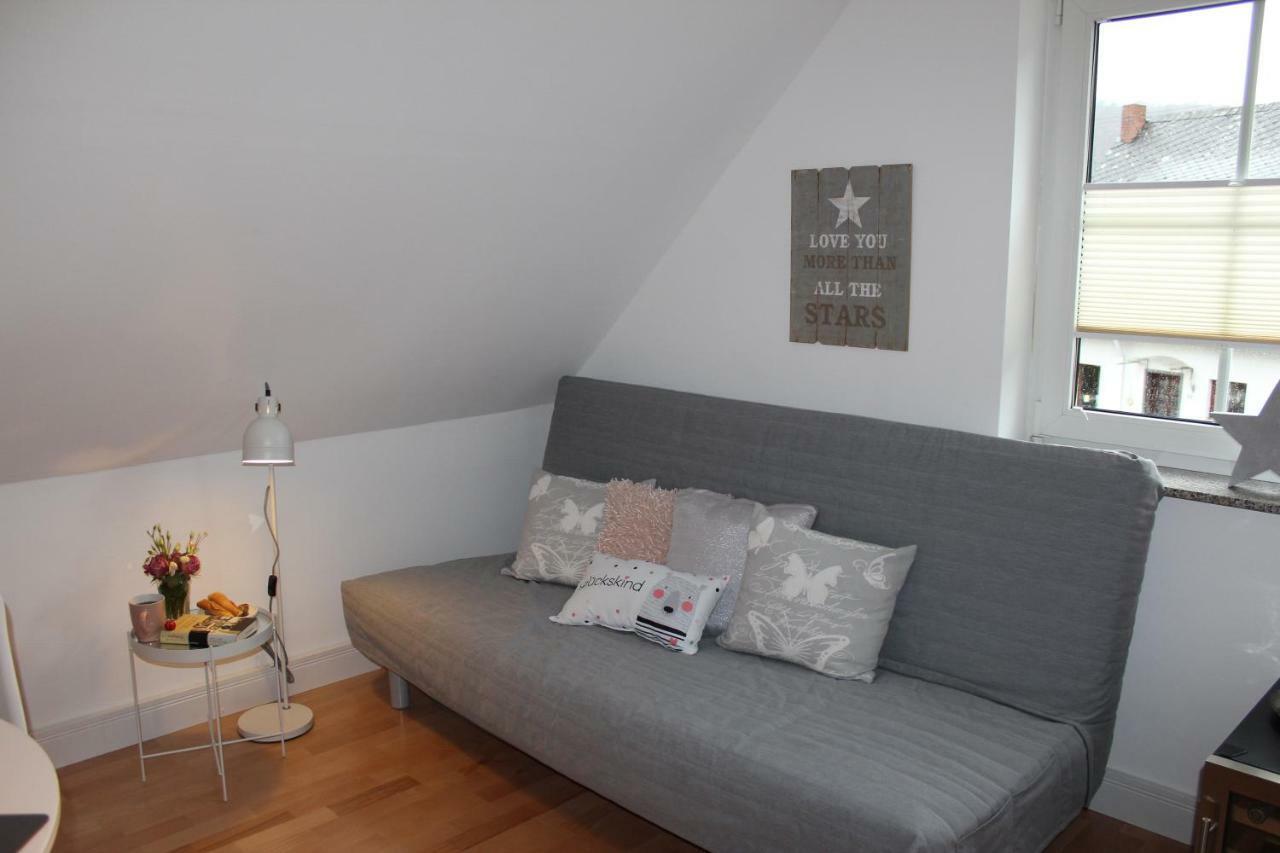 Ferienwohnung Im Tuermchen Oberfell Bagian luar foto