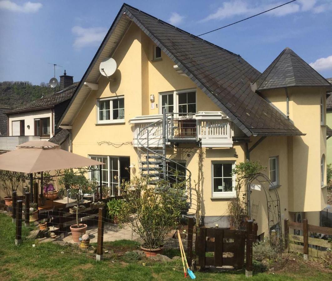 Ferienwohnung Im Tuermchen Oberfell Bagian luar foto